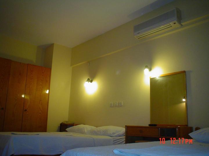 Akerdem Hotel Кушадасы Номер фото